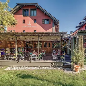 3* Hotel La Maison Rouge